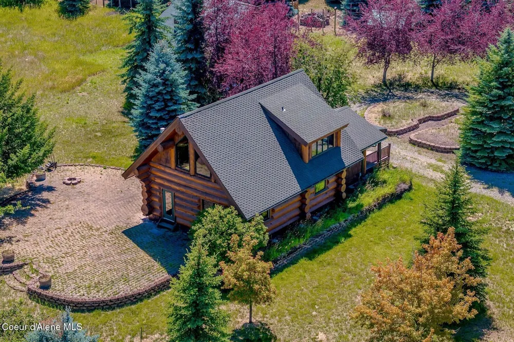 158 W Mountainview Road Moyie Springs, ID 83845