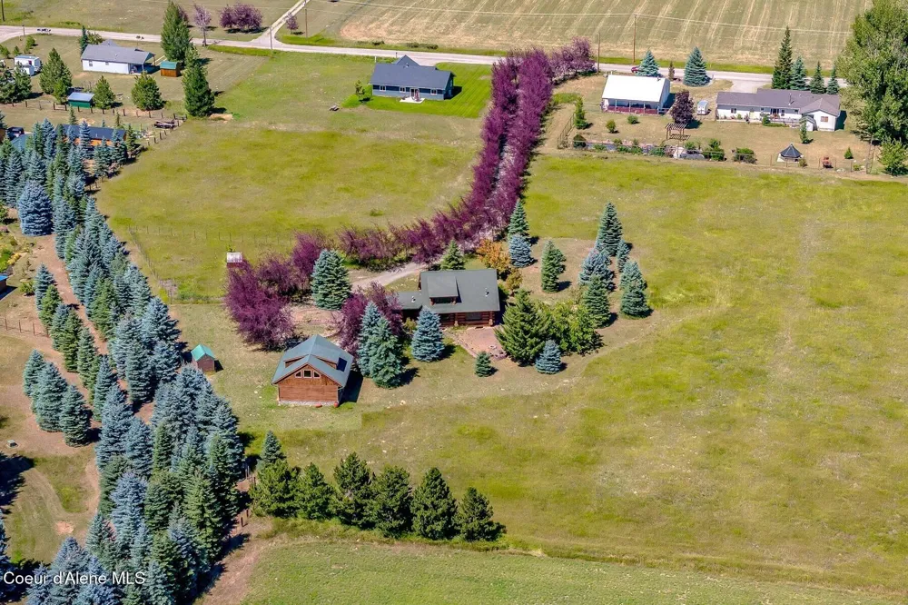 158 W Mountainview Road Moyie Springs, ID 83845