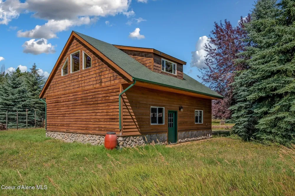 158 W Mountainview Road Moyie Springs, ID 83845