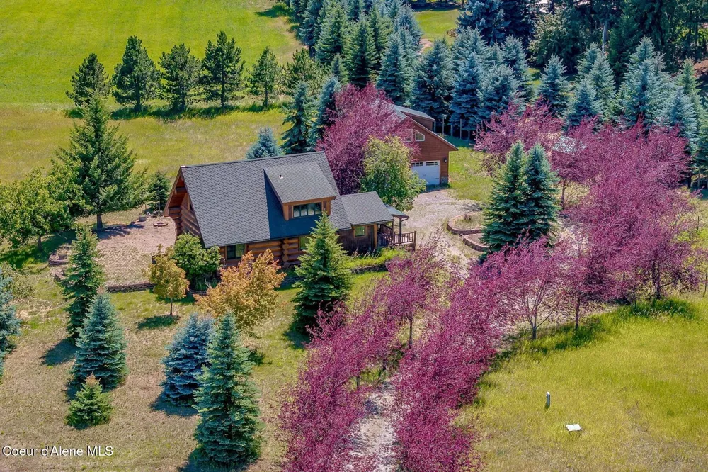 158 W Mountainview Road Moyie Springs, ID 83845
