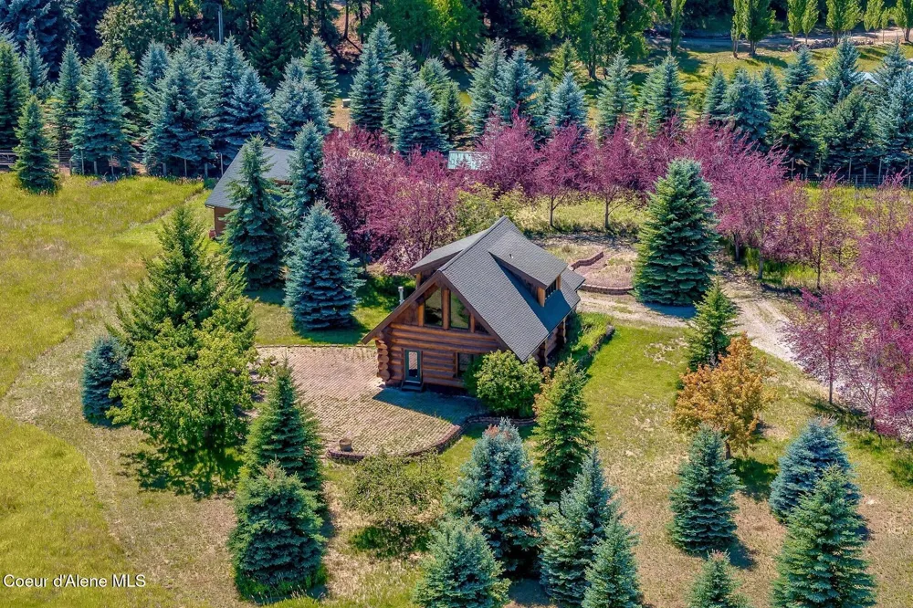 158 W Mountainview Road Moyie Springs, ID 83845