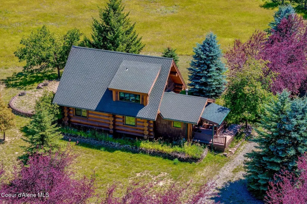158 W Mountainview Road Moyie Springs, ID 83845