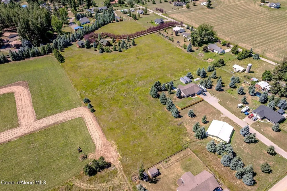 158 W Mountainview Road Moyie Springs, ID 83845