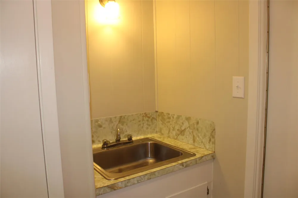 708 1st Street Winnie, TX 77665