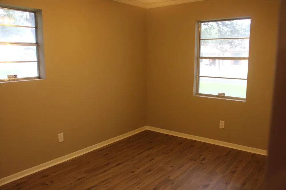 708 1st Street Winnie, TX 77665