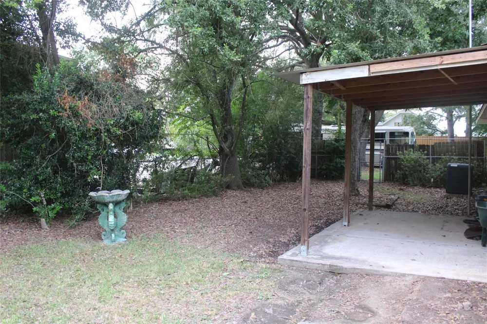 708 1st Street Winnie, TX 77665