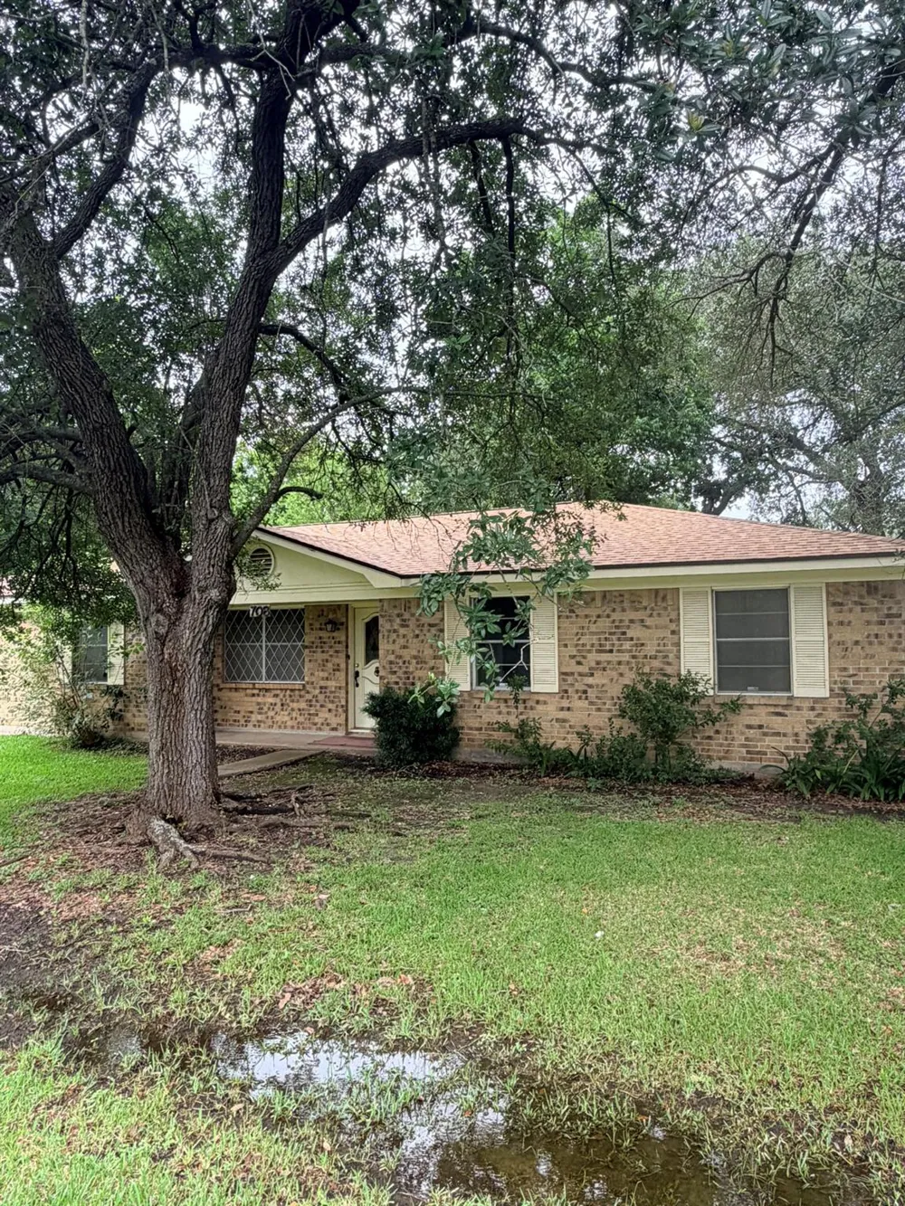 708 1st Street Winnie, TX 77665