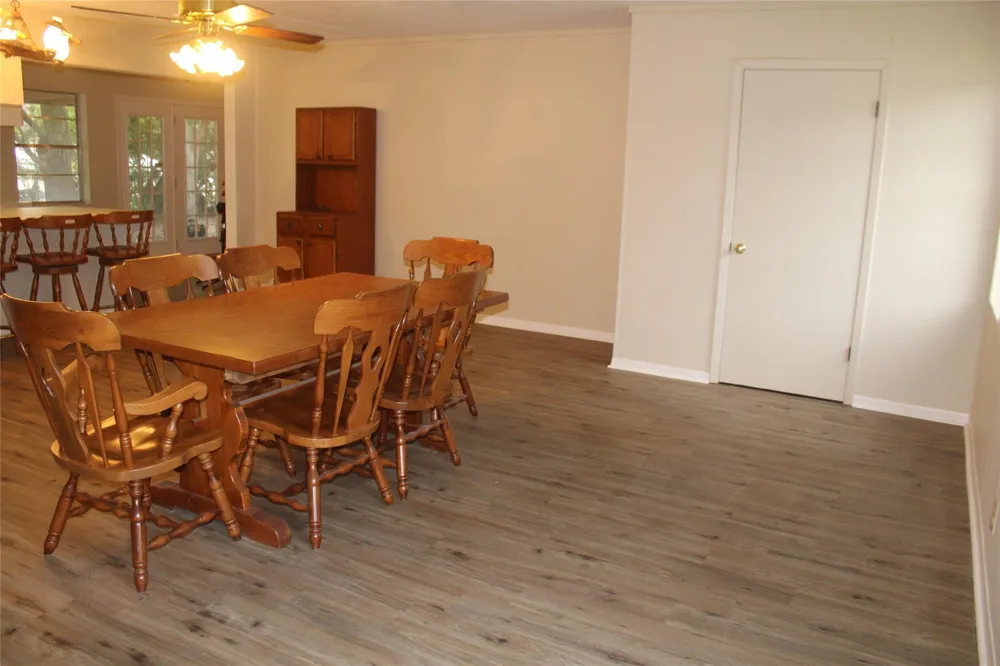 708 1st Street Winnie, TX 77665