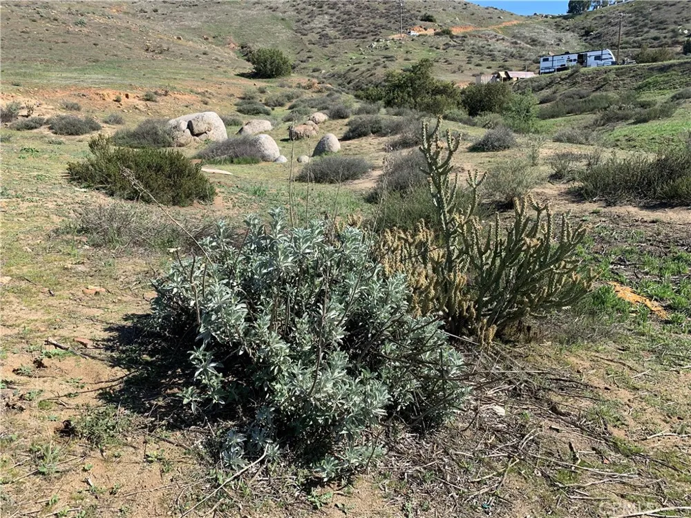 Niro Road Perris, CA 92570