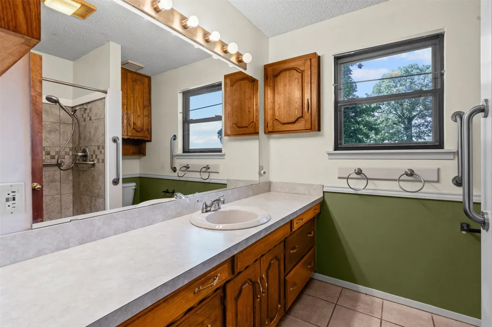 237 Hcr 1444 Blum, TX 76627