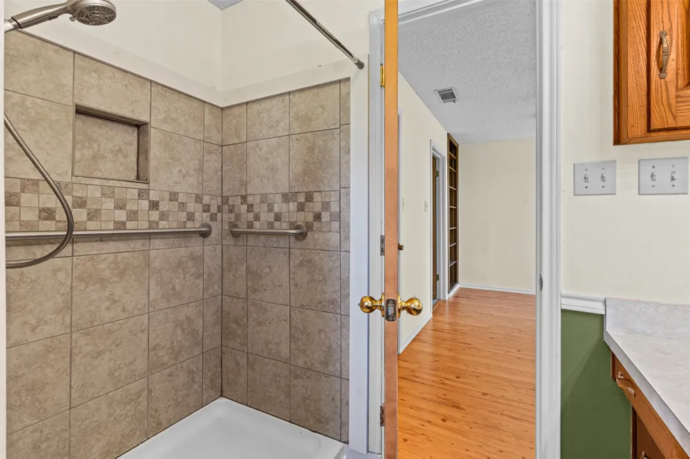 237 Hcr 1444 Blum, TX 76627