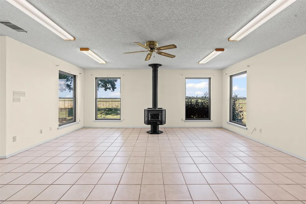 237 Hcr 1444 Blum, TX 76627
