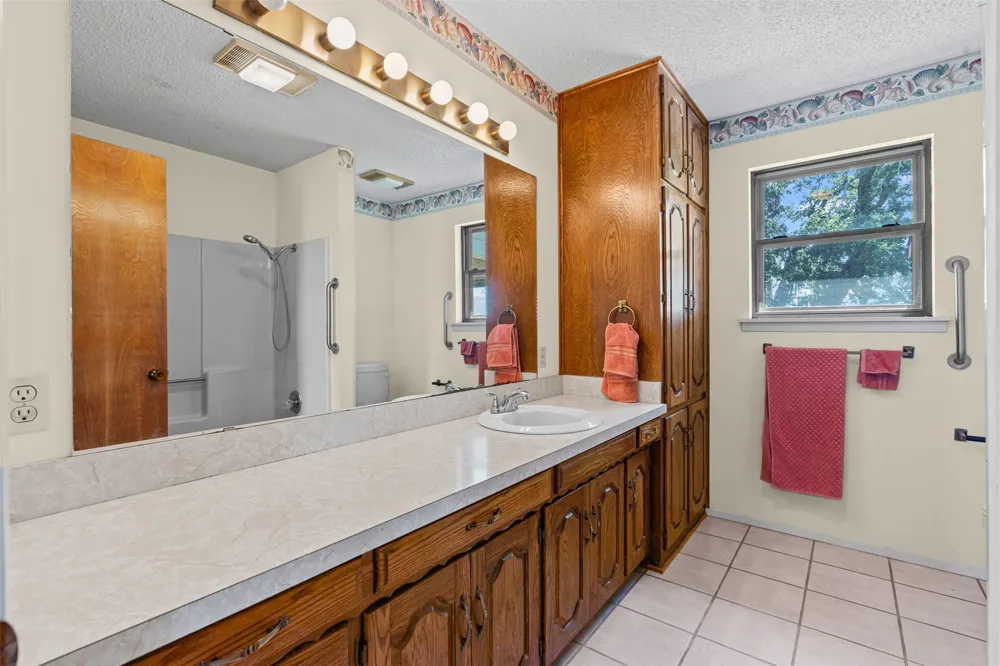 237 Hcr 1444 Blum, TX 76627