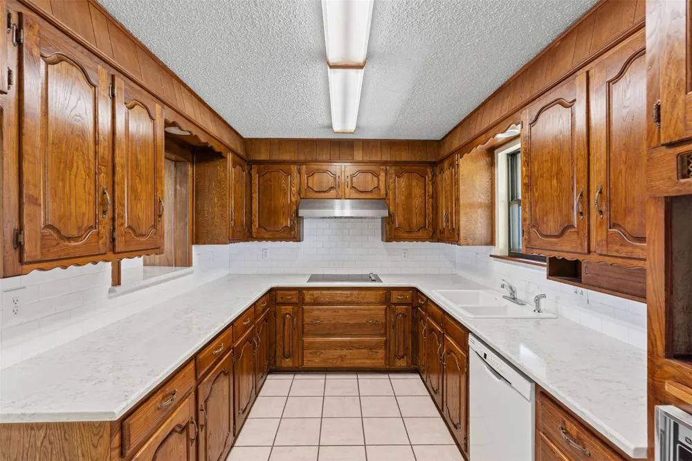 237 Hcr 1444 Blum, TX 76627