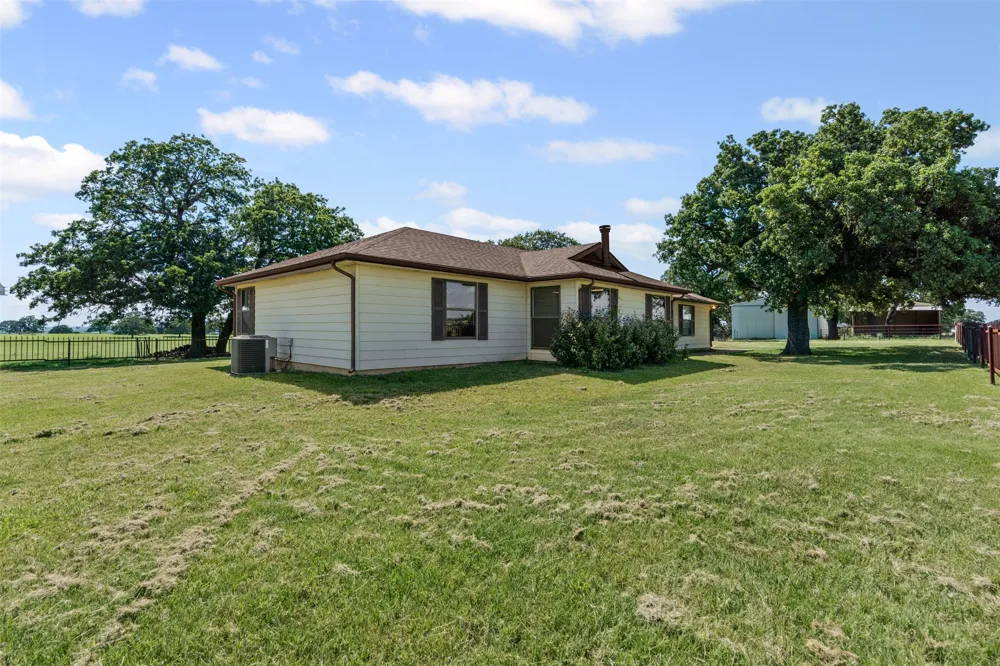 237 Hcr 1444 Blum, TX 76627