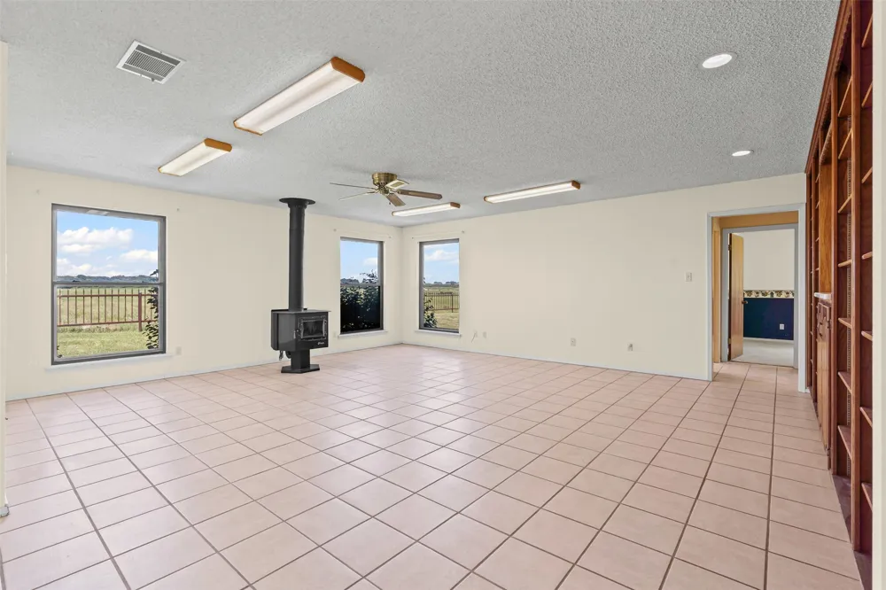 237 Hcr 1444 Blum, TX 76627