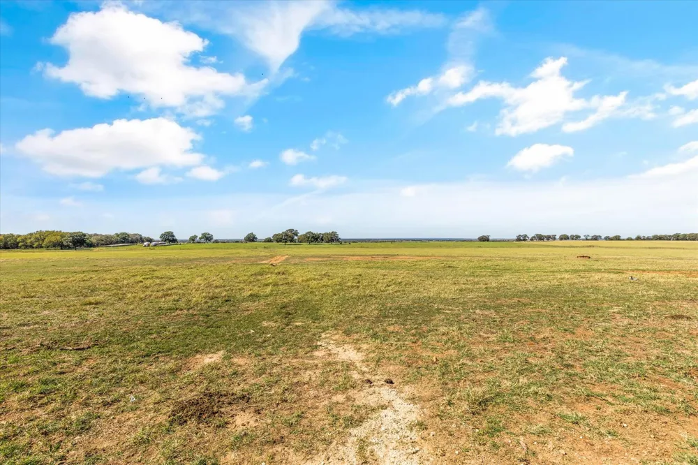 237 Hcr 1444 Blum, TX 76627