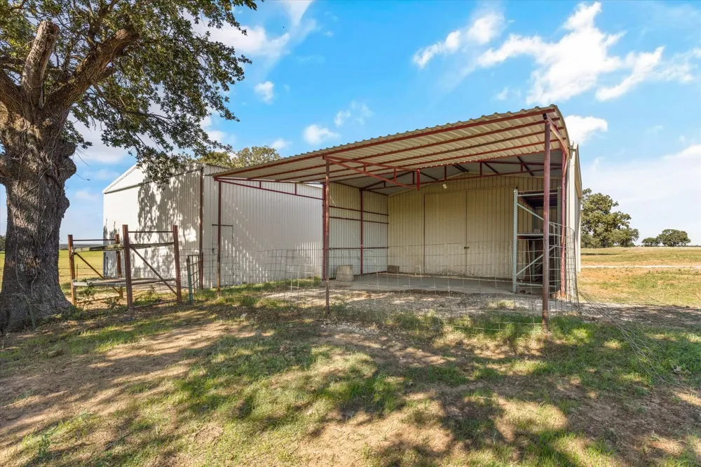 237 Hcr 1444 Blum, TX 76627