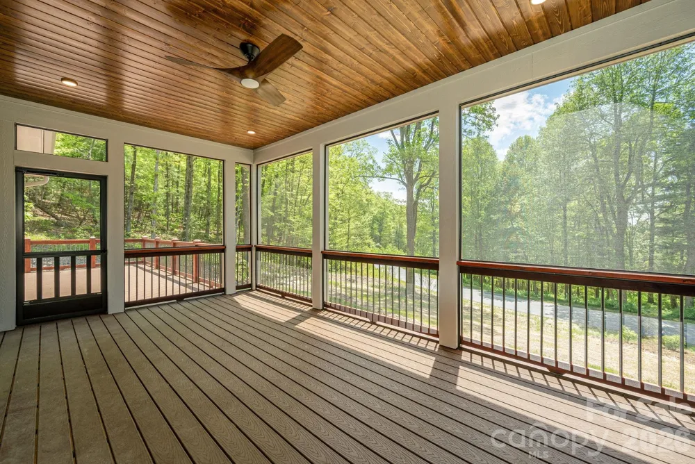 634 Hollybrook Drive Flat Rock, NC 28731