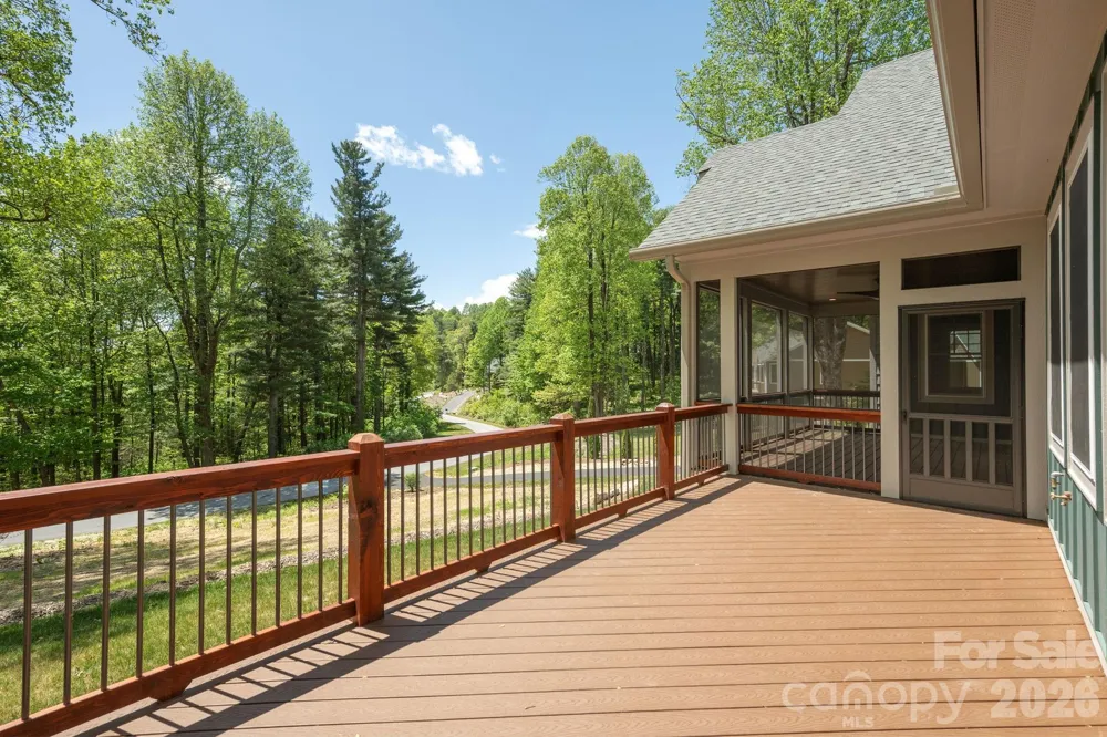 634 Hollybrook Drive Flat Rock, NC 28731