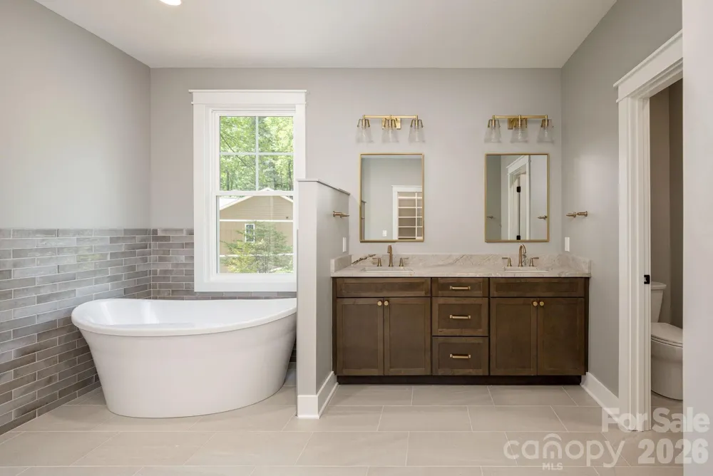 634 Hollybrook Drive Flat Rock, NC 28731