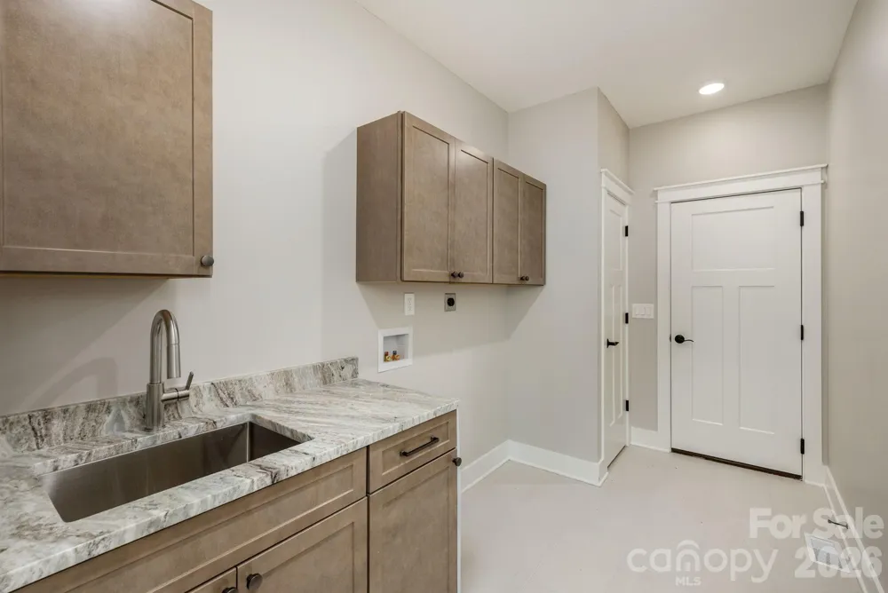 634 Hollybrook Drive Flat Rock, NC 28731