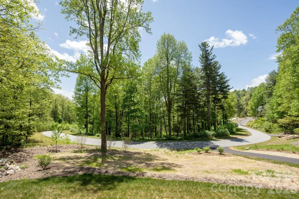 634 Hollybrook Drive Flat Rock, NC 28731