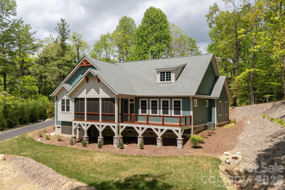 634 Hollybrook Drive Flat Rock, NC 28731