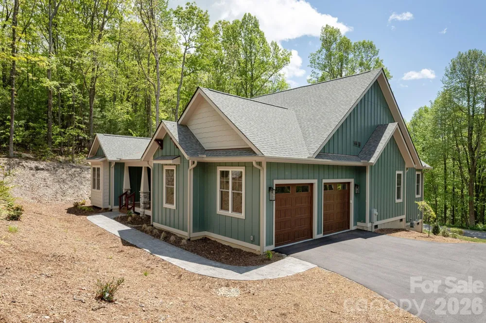 634 Hollybrook Drive Flat Rock, NC 28731