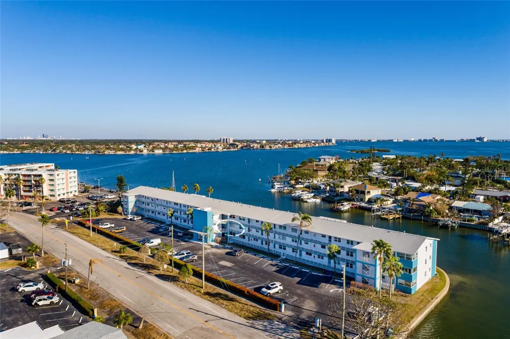 1893 SHORE DRIVE S #209 South Pasadena, FL 33707