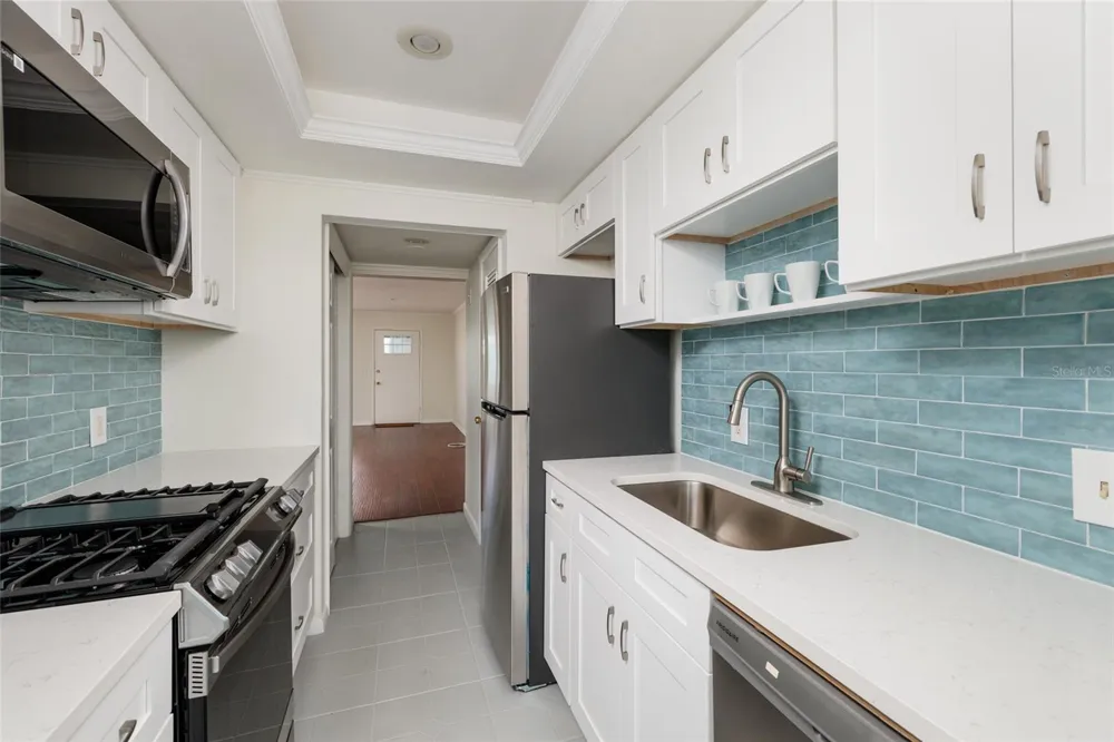1893 SHORE DRIVE S #209 South Pasadena, FL 33707