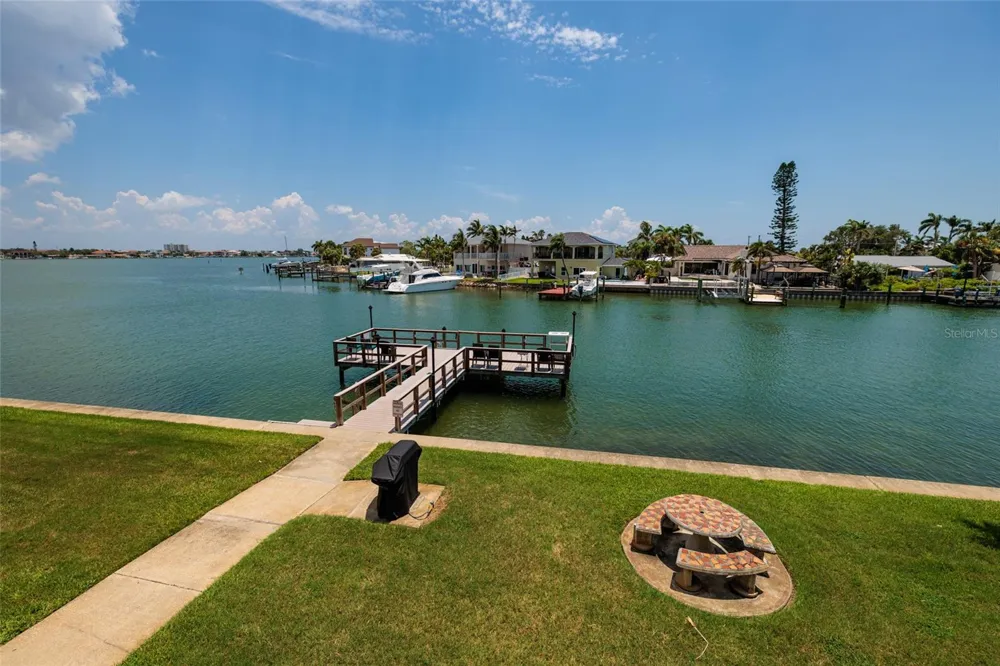 1893 SHORE DRIVE S #209 South Pasadena, FL 33707