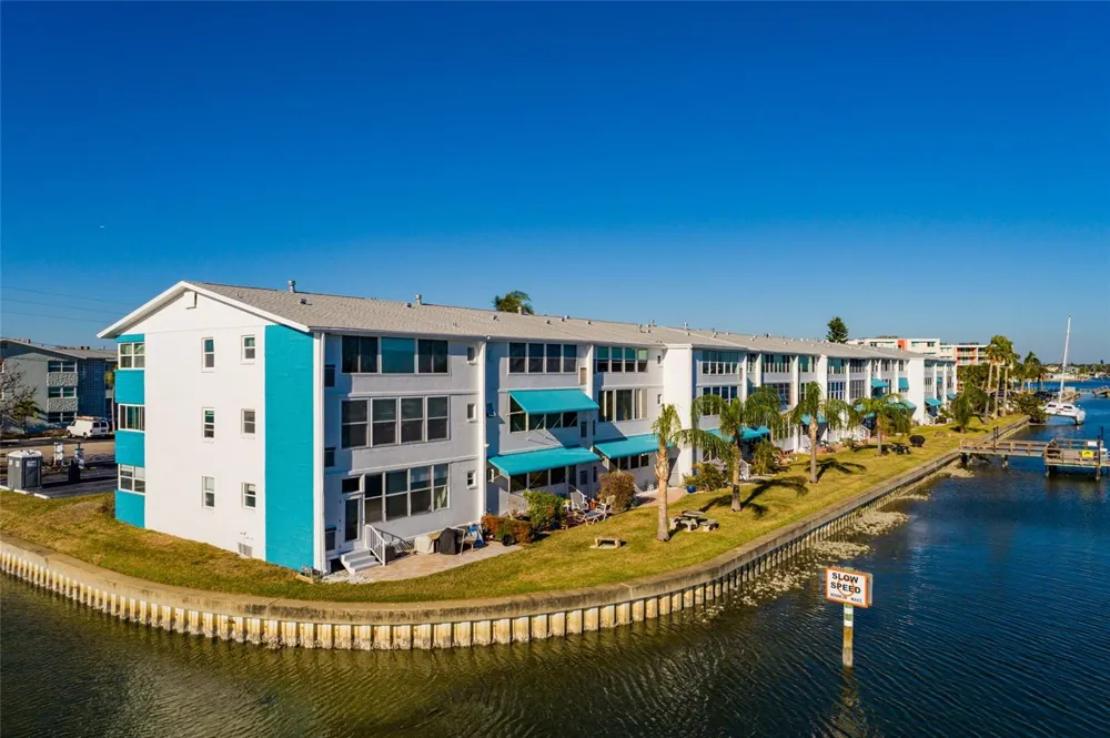 1893 SHORE DRIVE S #209 South Pasadena, FL 33707