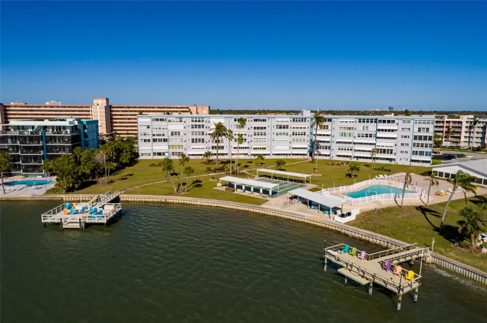 1893 SHORE DRIVE S #209 South Pasadena, FL 33707