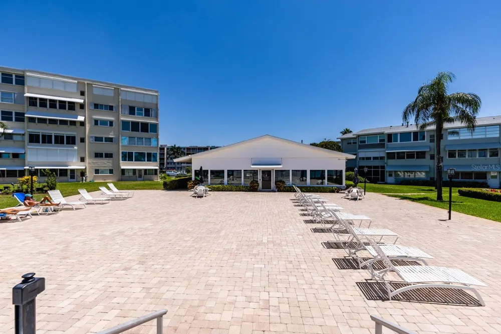 1893 SHORE DRIVE S #209 South Pasadena, FL 33707