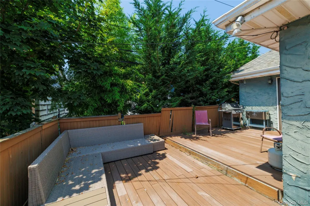 49 Barnes Street Long Beach, NY 11561