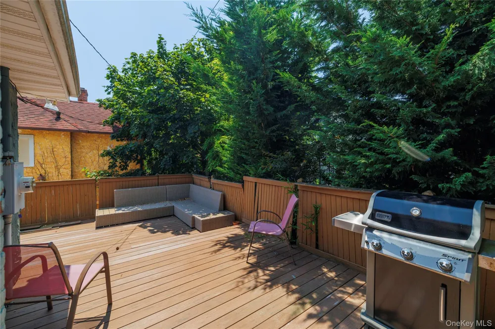 49 Barnes Street Long Beach, NY 11561