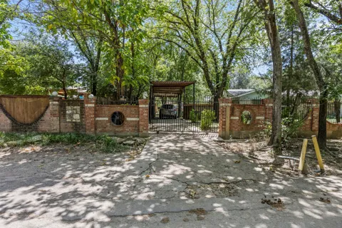1152 Elva Warren Street
