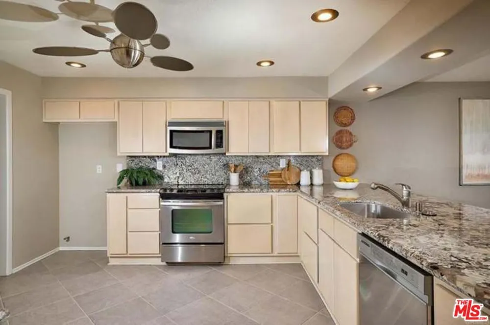 2552 Navarra Drive #A Carlsbad, CA 92009