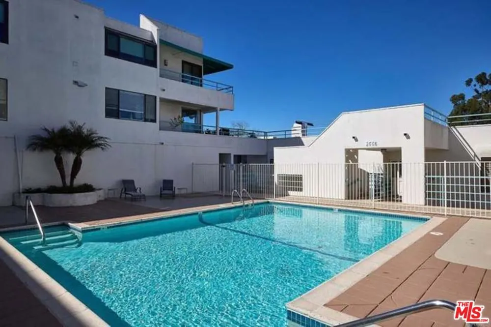 2552 Navarra Drive #A Carlsbad, CA 92009