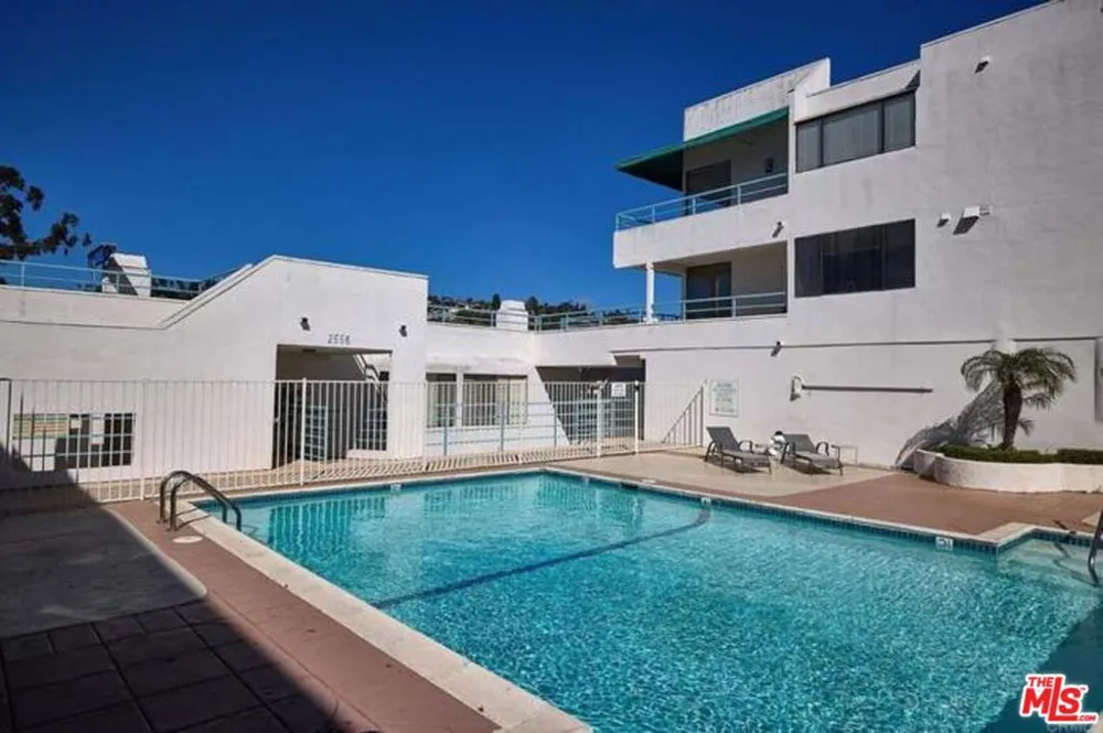 2552 Navarra Drive #A Carlsbad, CA 92009