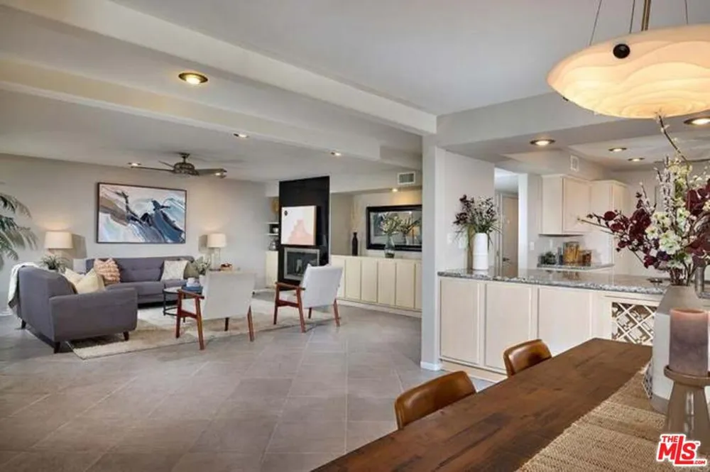 2552 Navarra Drive #A Carlsbad, CA 92009