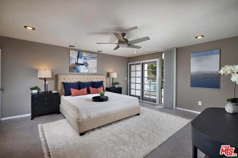 2552 Navarra Drive #A Carlsbad, CA 92009
