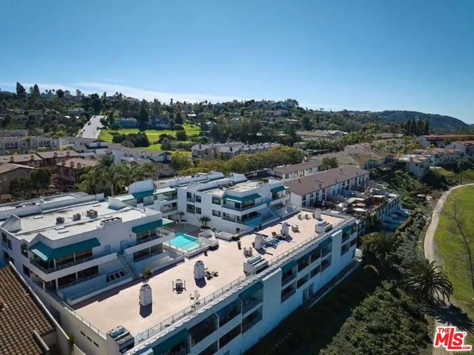2552 Navarra Drive #A Carlsbad, CA 92009