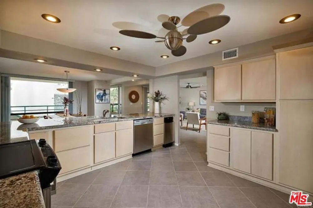 2552 Navarra Drive #A Carlsbad, CA 92009