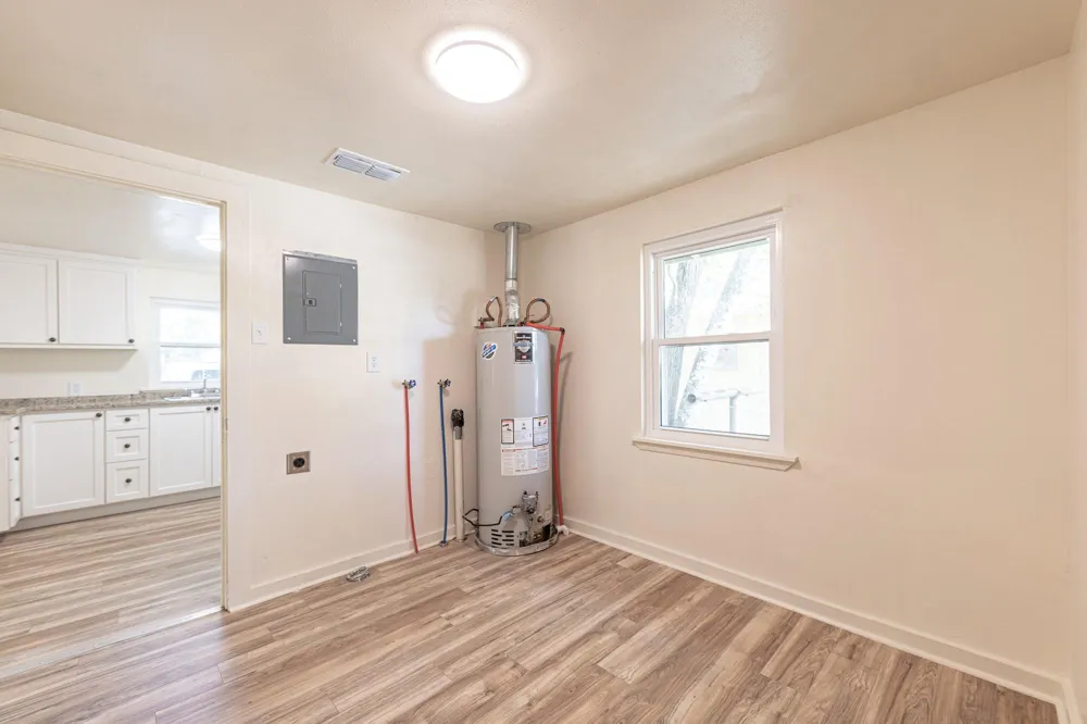 200 Bowie Street Hallettsville, TX 77964