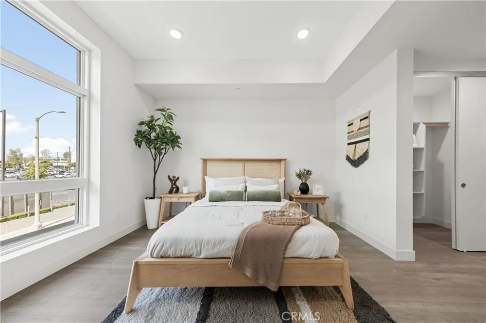168 S Monterey Street #202 Alhambra, CA 91801