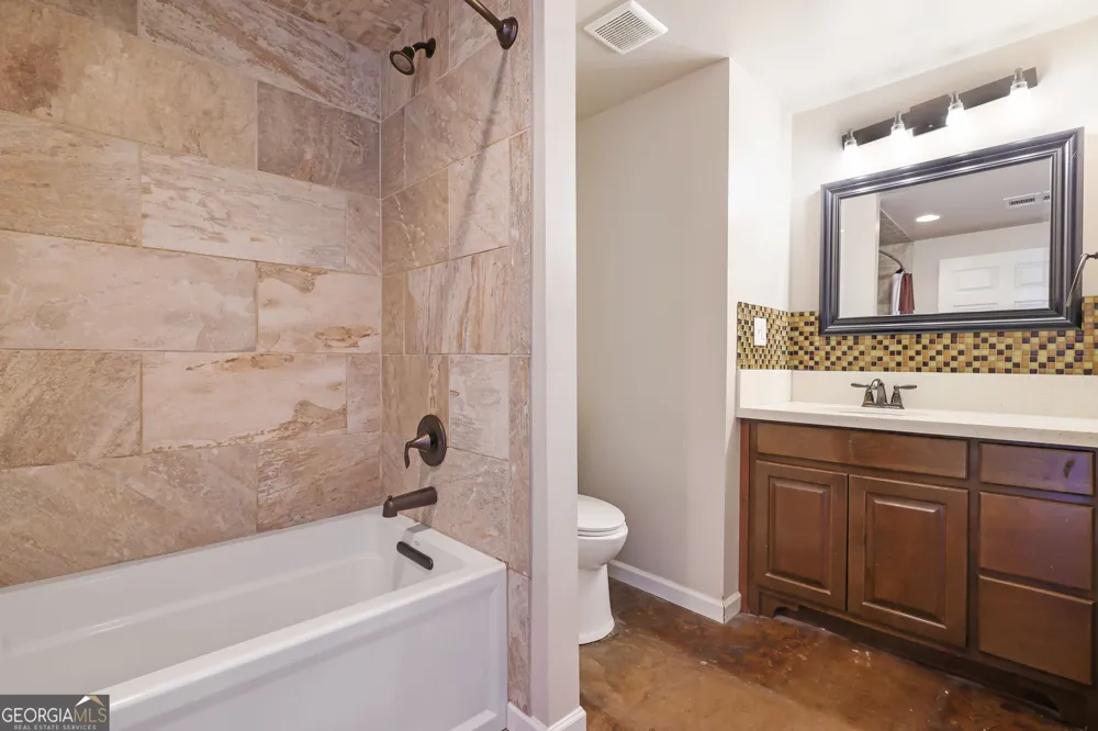 121 Grace TRCE Lizella, GA 31052