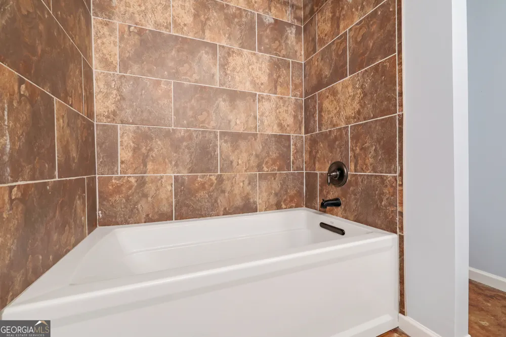 121 Grace TRCE Lizella, GA 31052