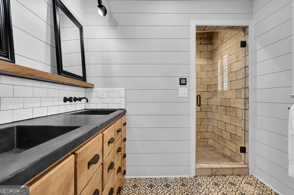 121 Grace TRCE Lizella, GA 31052